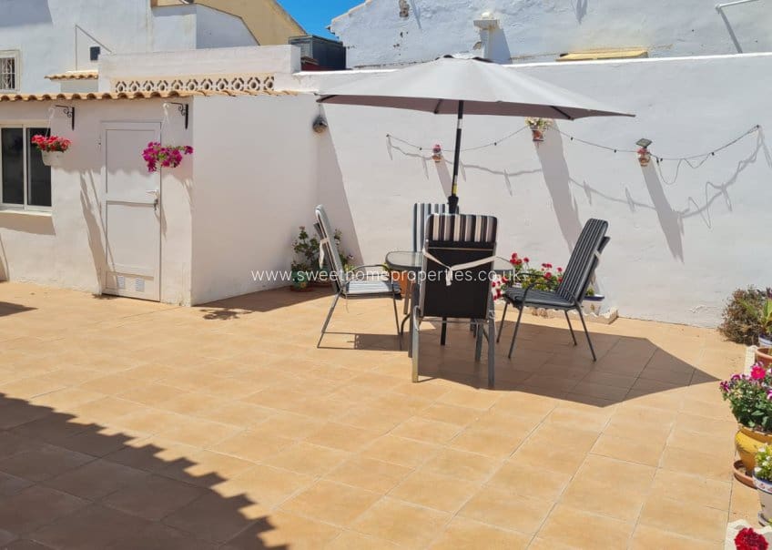 2 Zimmer Villa zu verkaufen in La Florida mit Pool Garage - 399.900 € (Ref: 9893183)