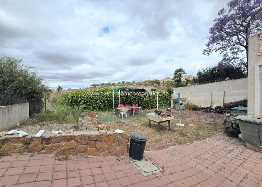 7 slaapkamer Grotwoning te koop in L'Alguena / Alguenya - € 157.260 (Ref: 9895086)