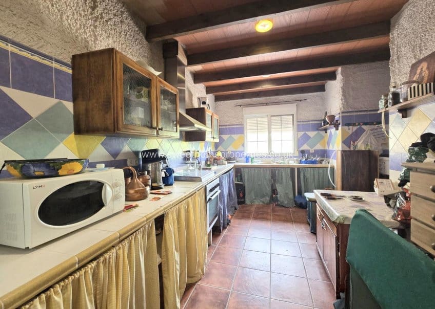 7 slaapkamer Grotwoning te koop in L'Alguena / Alguenya - € 157.260 (Ref: 9895086)