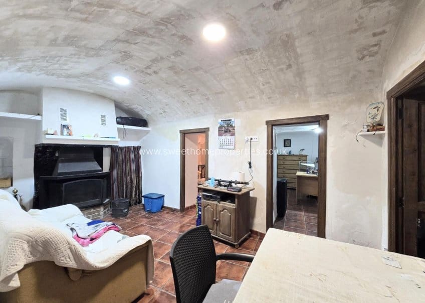 7 slaapkamer Grotwoning te koop in L'Alguena / Alguenya - € 157.260 (Ref: 9895086)