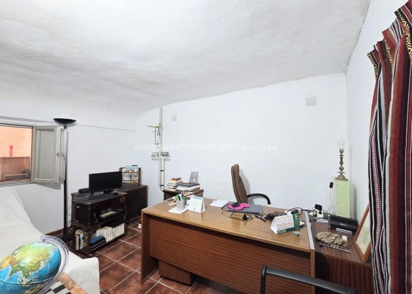 7 slaapkamer Grotwoning te koop in L'Alguena / Alguenya - € 157.260 (Ref: 9895086)