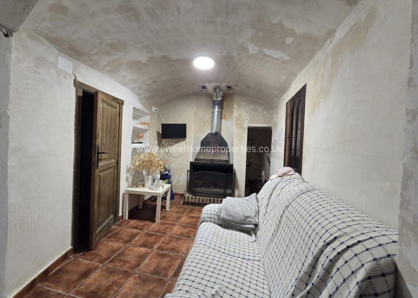 7 slaapkamer Grotwoning te koop in L'Alguena / Alguenya - € 157.260 (Ref: 9895086)