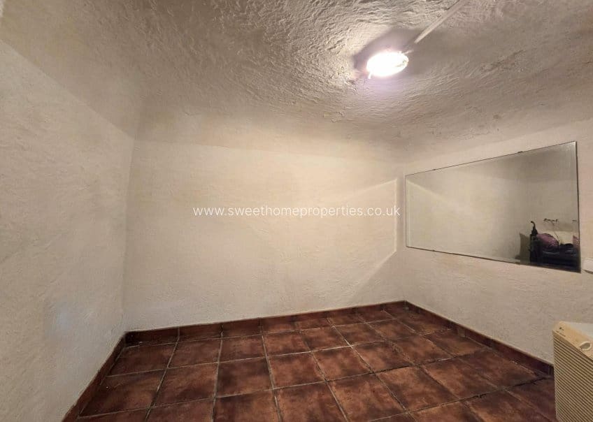 7 slaapkamer Grotwoning te koop in L'Alguena / Alguenya - € 157.260 (Ref: 9895086)