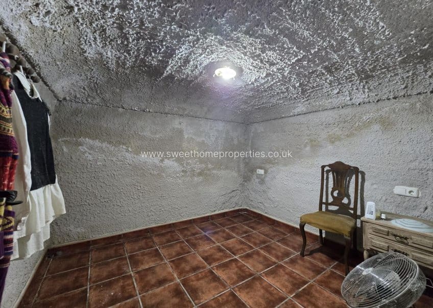 7 slaapkamer Grotwoning te koop in L'Alguena / Alguenya - € 157.260 (Ref: 9895086)