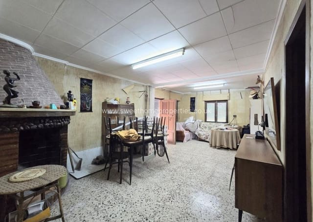 3 bedroom Finca/Country House for sale in Monóvar / Monóver with pool - € 100,000 (Ref: 9897384)