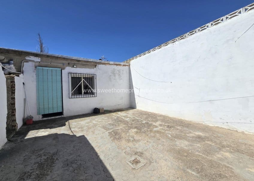 Finca/Casa Rural de 4 habitaciones en Salinas en venta con piscina - 299.000 € (Ref: 9902441)