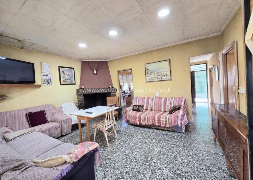 Finca/Casa Rural de 4 habitaciones en Salinas en venta con piscina - 299.000 € (Ref: 9902441)