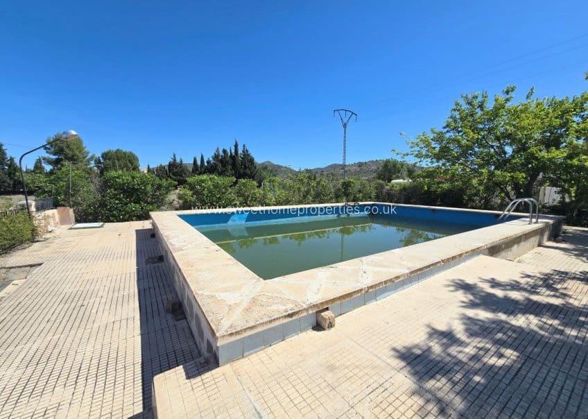 Finca/Casa Rural de 4 habitaciones en Salinas en venta con piscina - 299.000 € (Ref: 9902441)