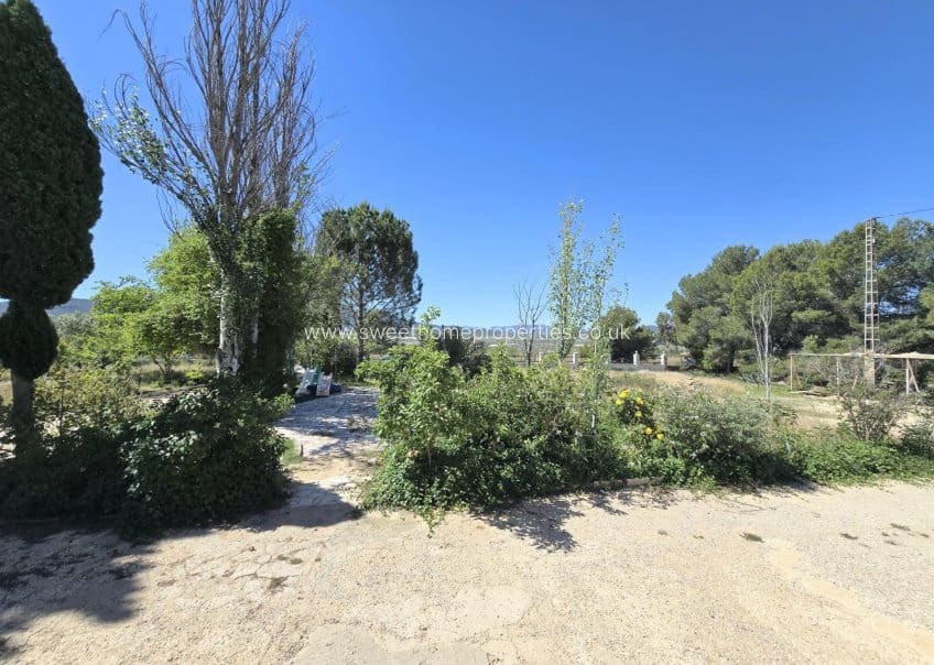 Finca/Casa Rural de 4 habitaciones en Salinas en venta con piscina - 299.000 € (Ref: 9902441)