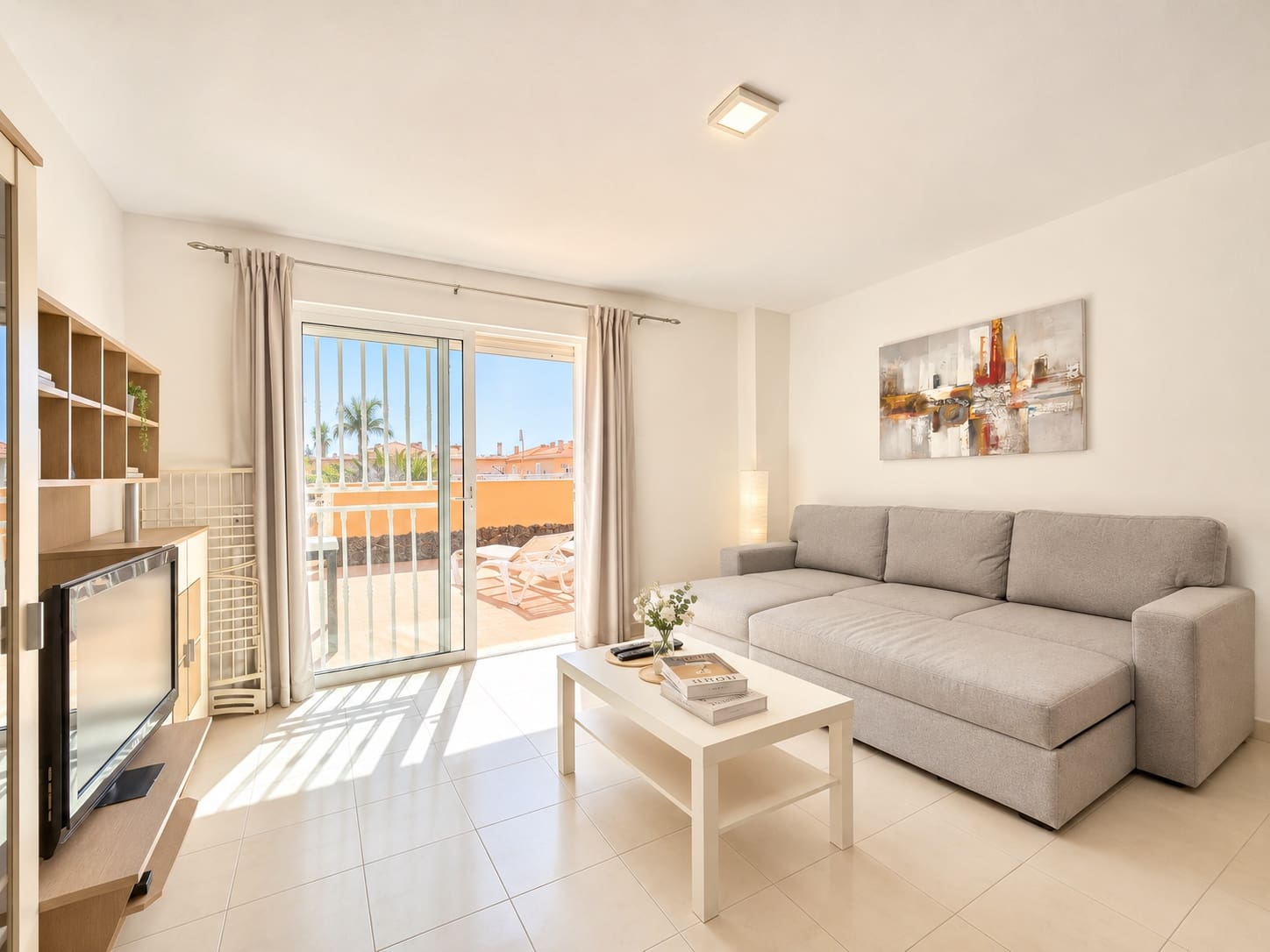 1 soverom Leilighet til salgs i Costa Adeje med svømmebasseng garasje - € 270 000 (Ref: 10001185)