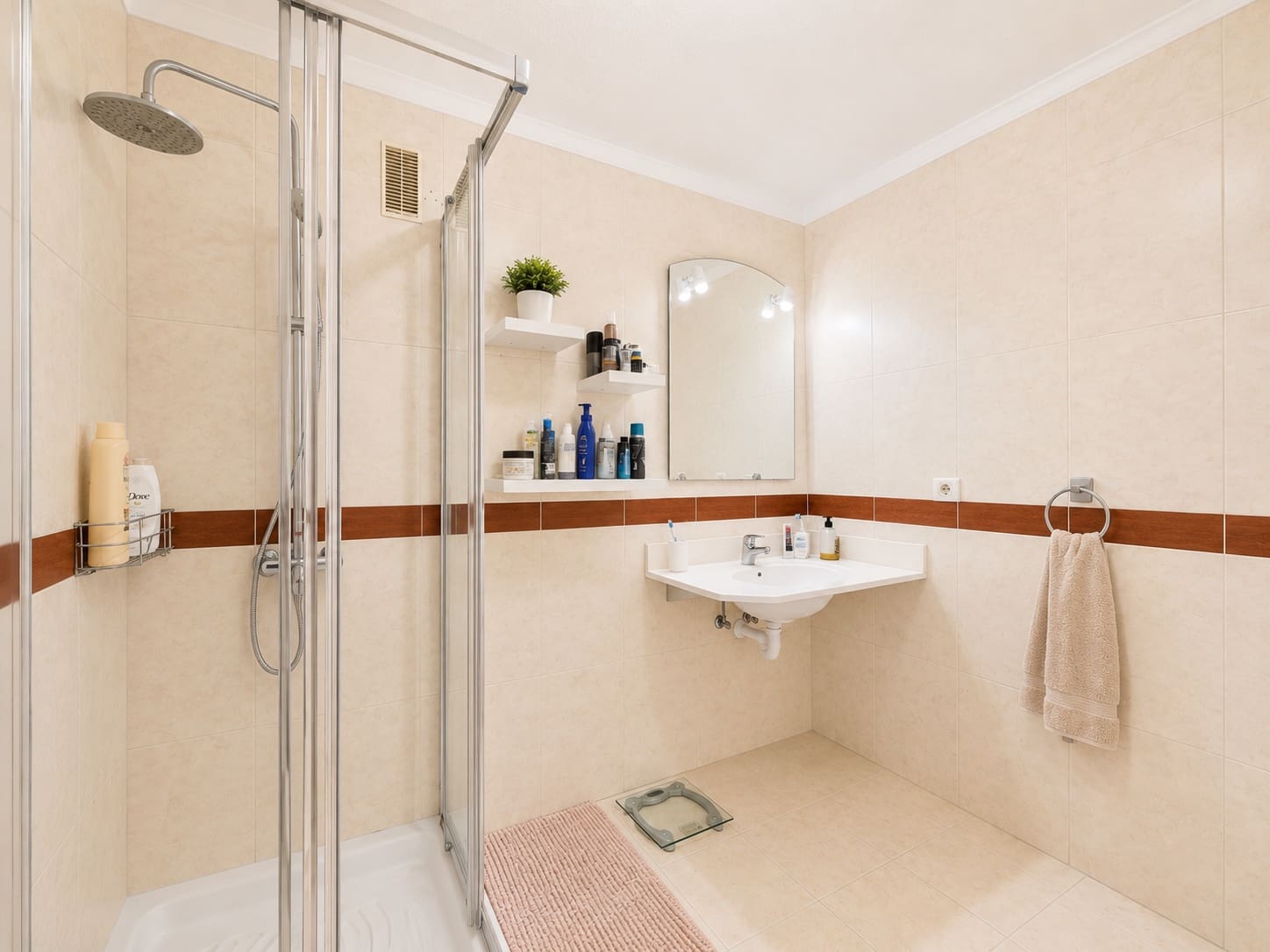 1 soverom Leilighet til salgs i Costa Adeje med svømmebasseng garasje - € 270 000 (Ref: 10001185)