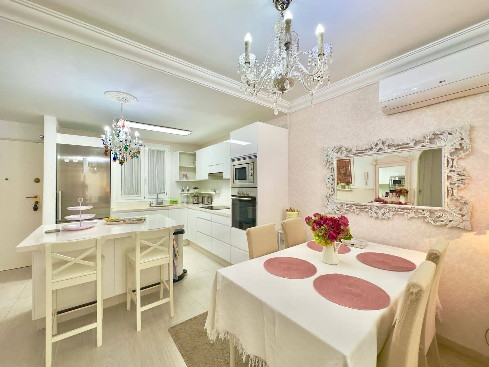 2 soverom Leilighet til salgs i Costa Adeje med svømmebasseng garasje - € 535 000 (Ref: 9314439)