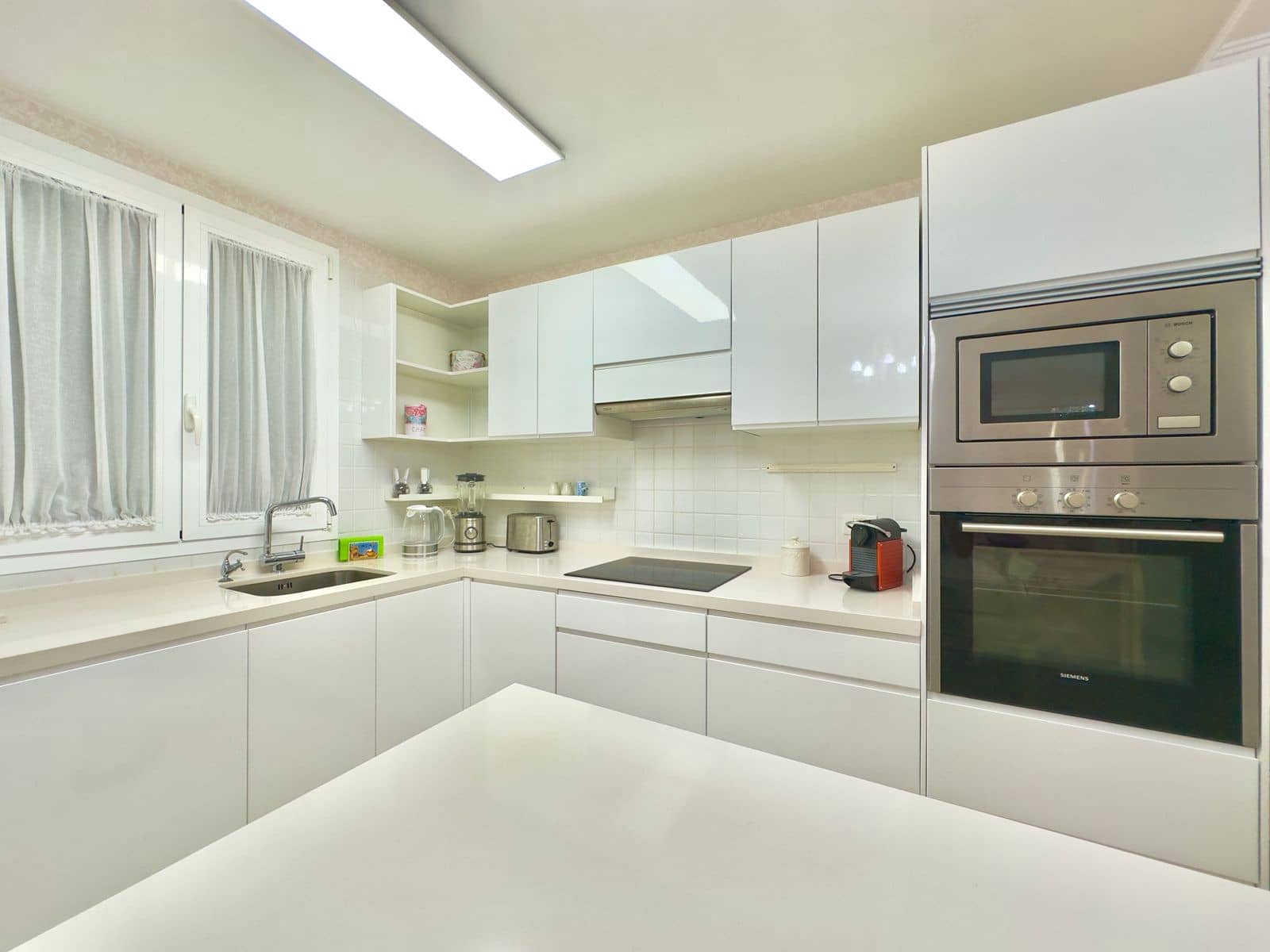 2 soverom Leilighet til salgs i Costa Adeje med svømmebasseng garasje - € 535 000 (Ref: 9314439)