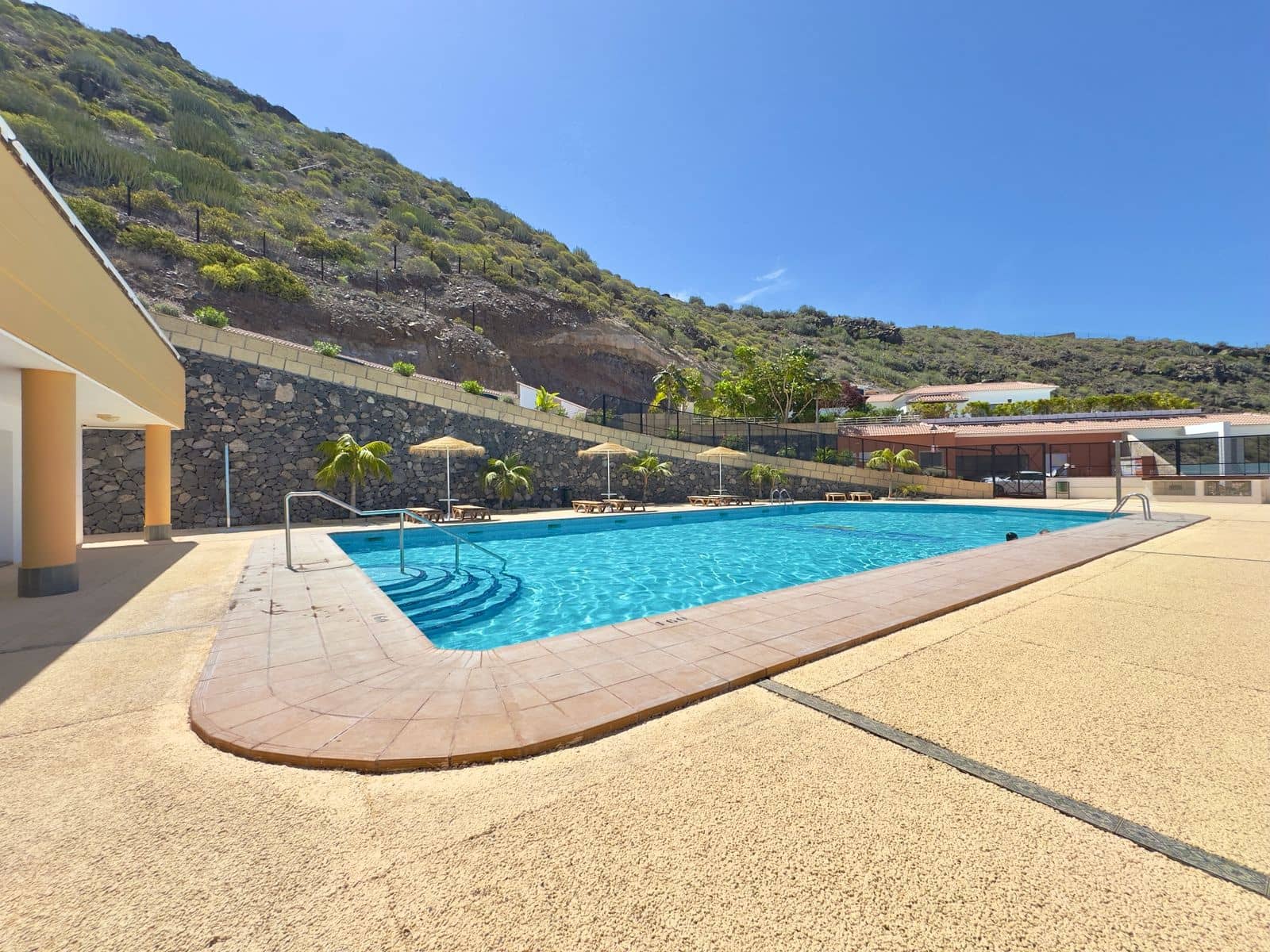 2 soverom Leilighet til salgs i Costa Adeje med svømmebasseng garasje - € 535 000 (Ref: 9314439)