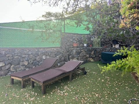 4 bedroom Finca/Country House for sale in Guia de Isora with garage - € 546,000 (Ref: 9314591)