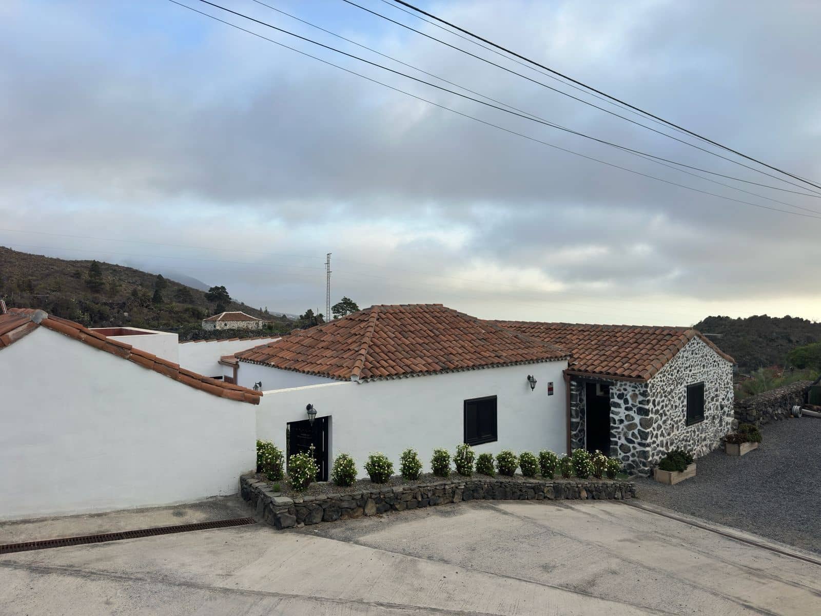 4 bedroom Finca/Country House for sale in Guia de Isora with garage - € 546,000 (Ref: 9314591)