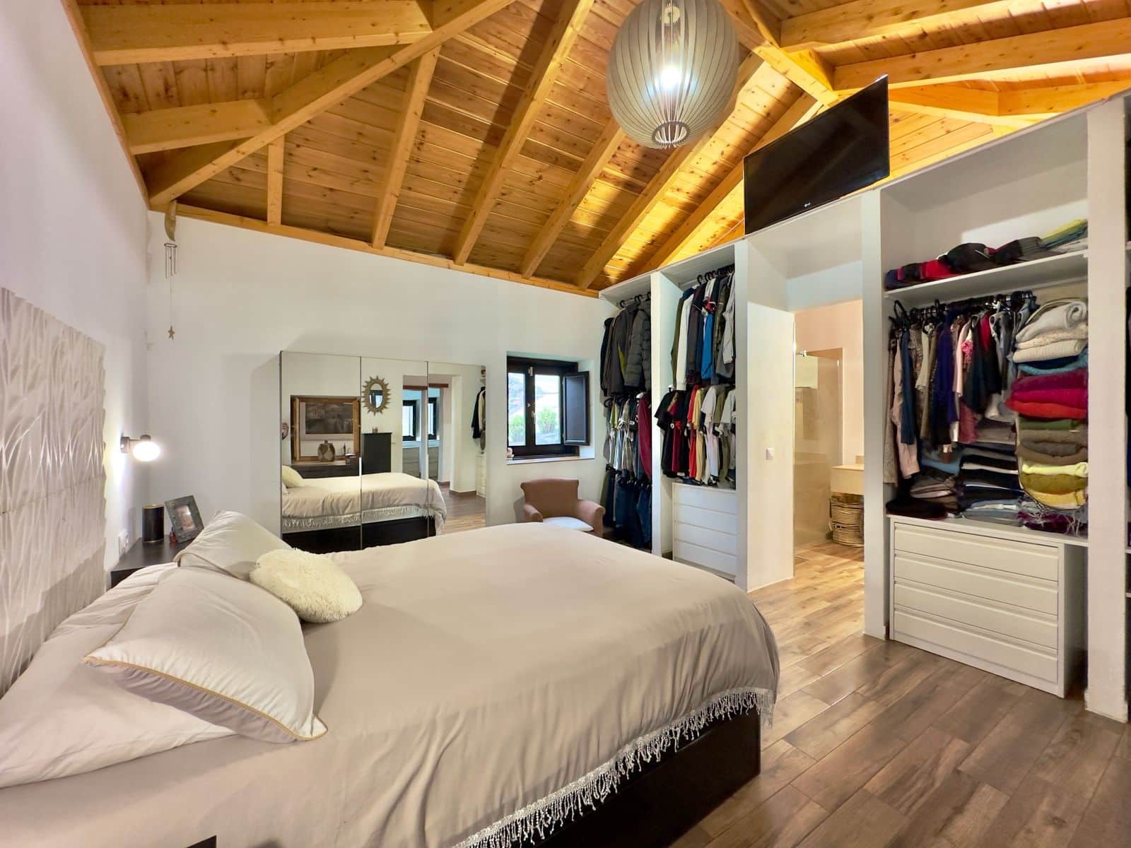 4 bedroom Finca/Country House for sale in Guia de Isora with garage - € 546,000 (Ref: 9314591)