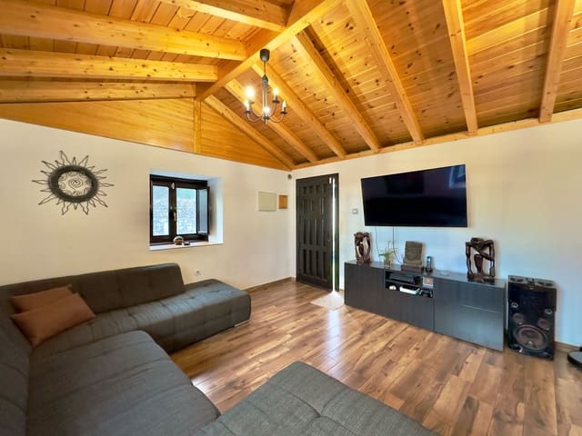 4 bedroom Finca/Country House for sale in Guía de Isora with garage - € 546,000 (Ref: 9314591)