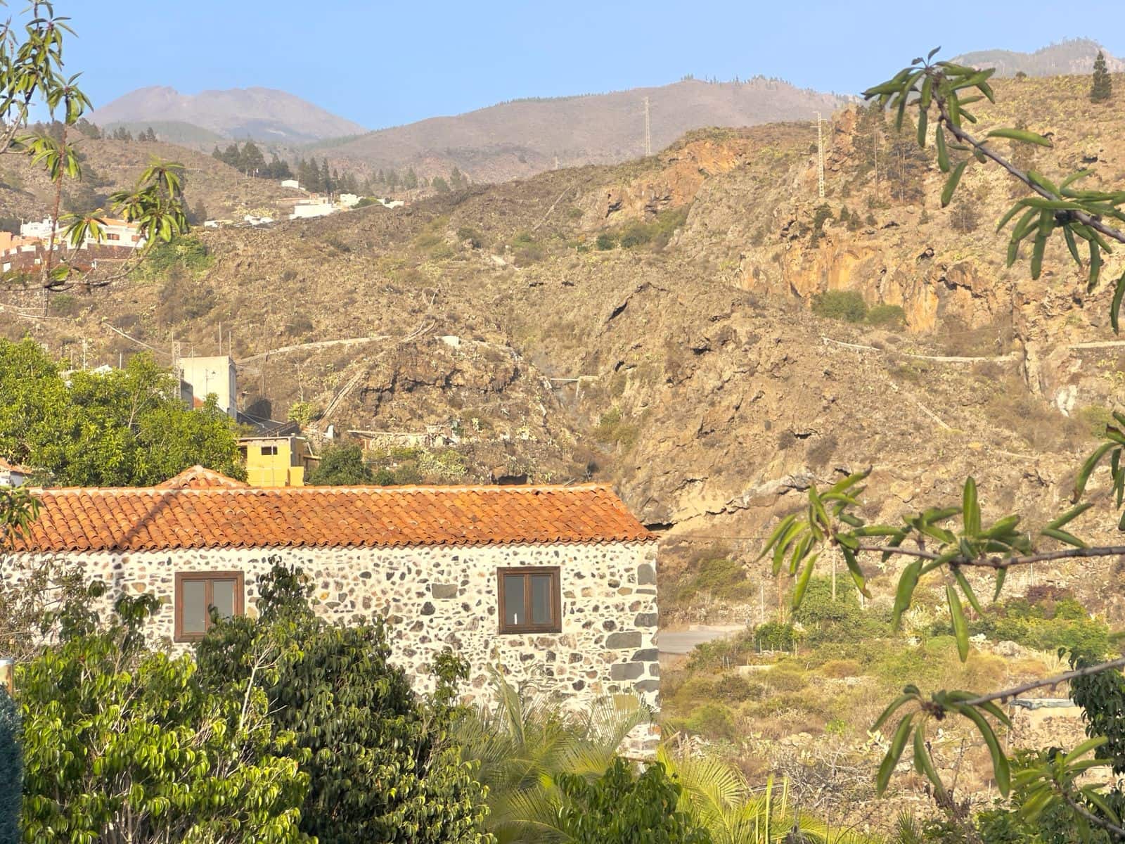 4 bedroom Finca/Country House for sale in Guia de Isora with garage - € 546,000 (Ref: 9314591)