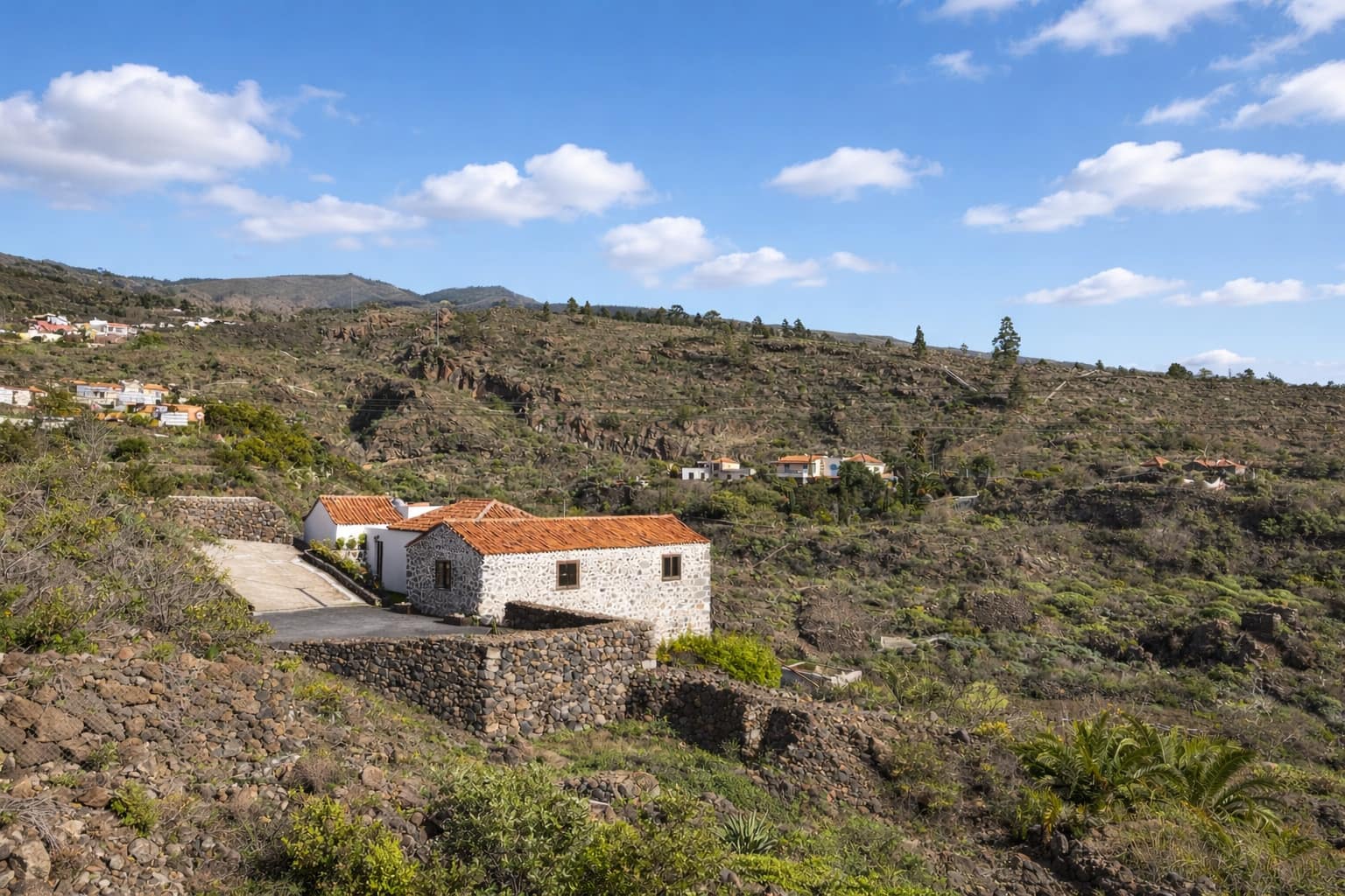 4 makuuhuone Maalaistalo myytävänä paikassa Guia de Isora mukana 
autotalli - 546 000 € (Ref: 9314591)