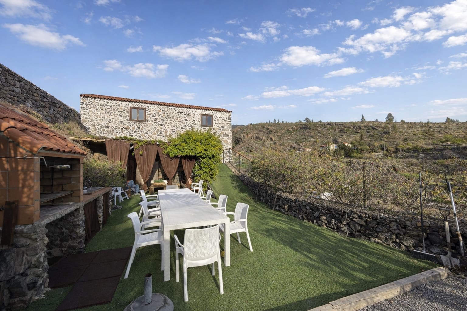 4 makuuhuone Maalaistalo myytävänä paikassa Guia de Isora mukana 
autotalli - 546 000 € (Ref: 9314591)