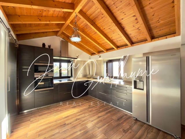 4 makuuhuone Maalaistalo myytävänä paikassa Guía de Isora mukana 
autotalli - 546 000 € (Ref: 9314591)