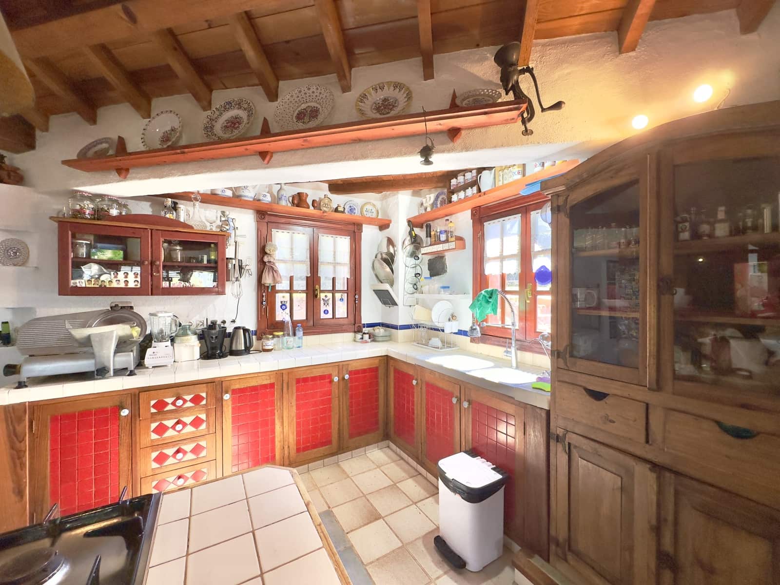 4 makuuhuone Huvila myytävänä paikassa La Camella mukana uima-altaan 
autotalli - 2 000 000 € (Ref: 9319923)