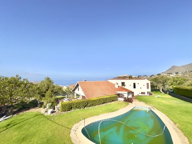 4 camera da letto Villa in vendita in La Camella, Arona con piscina garage - 2.000.000 € (Rif: 9319923)