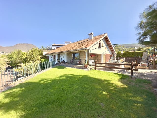 4 camera da letto Villa in vendita in La Camella, Arona con piscina garage - 2.000.000 € (Rif: 9319923)