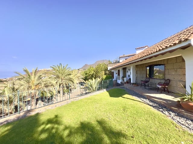 4 camera da letto Villa in vendita in La Camella, Arona con piscina garage - 2.000.000 € (Rif: 9319923)