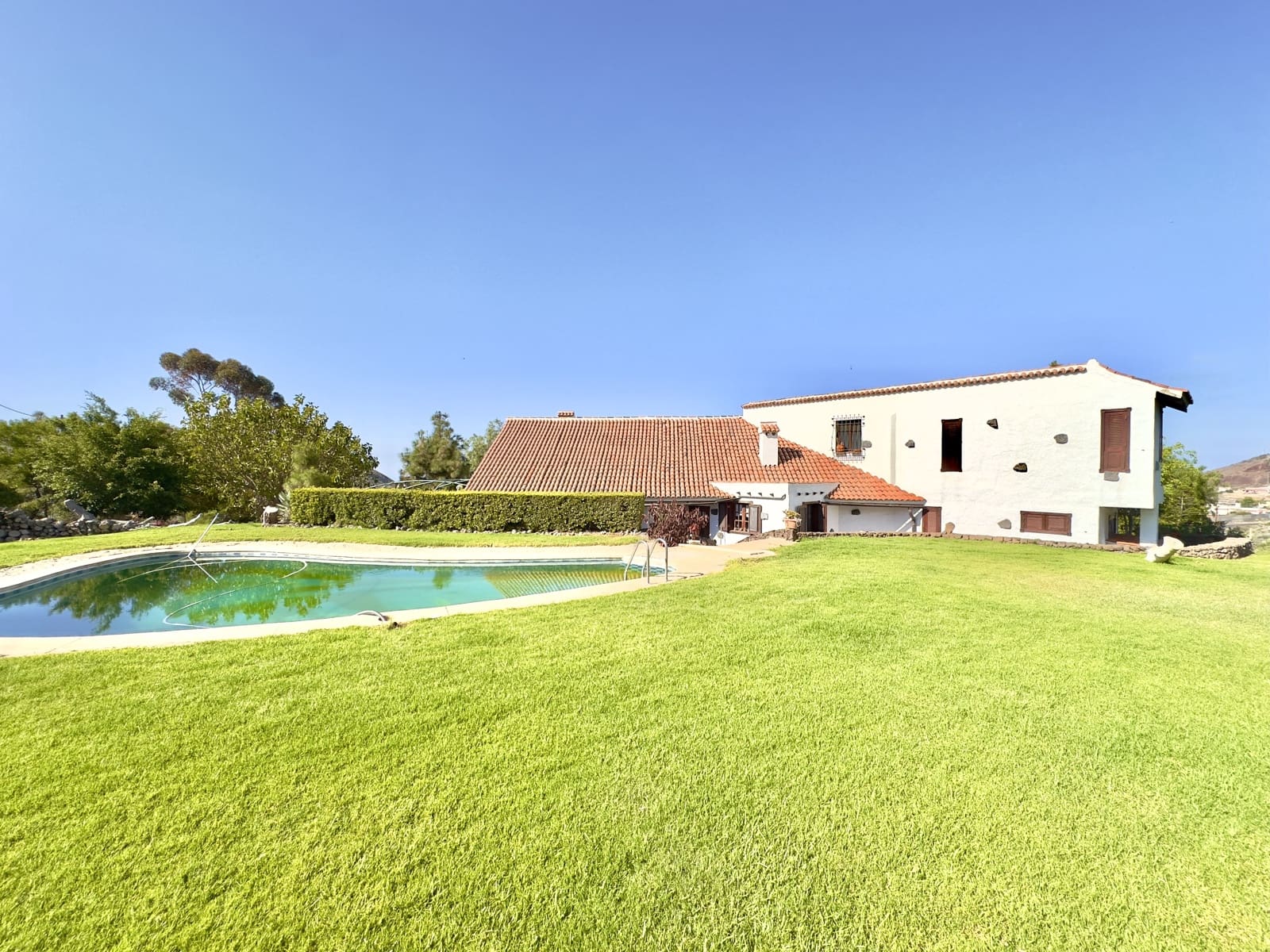 4 makuuhuone Huvila myytävänä paikassa La Camella mukana uima-altaan 
autotalli - 2 000 000 € (Ref: 9319923)