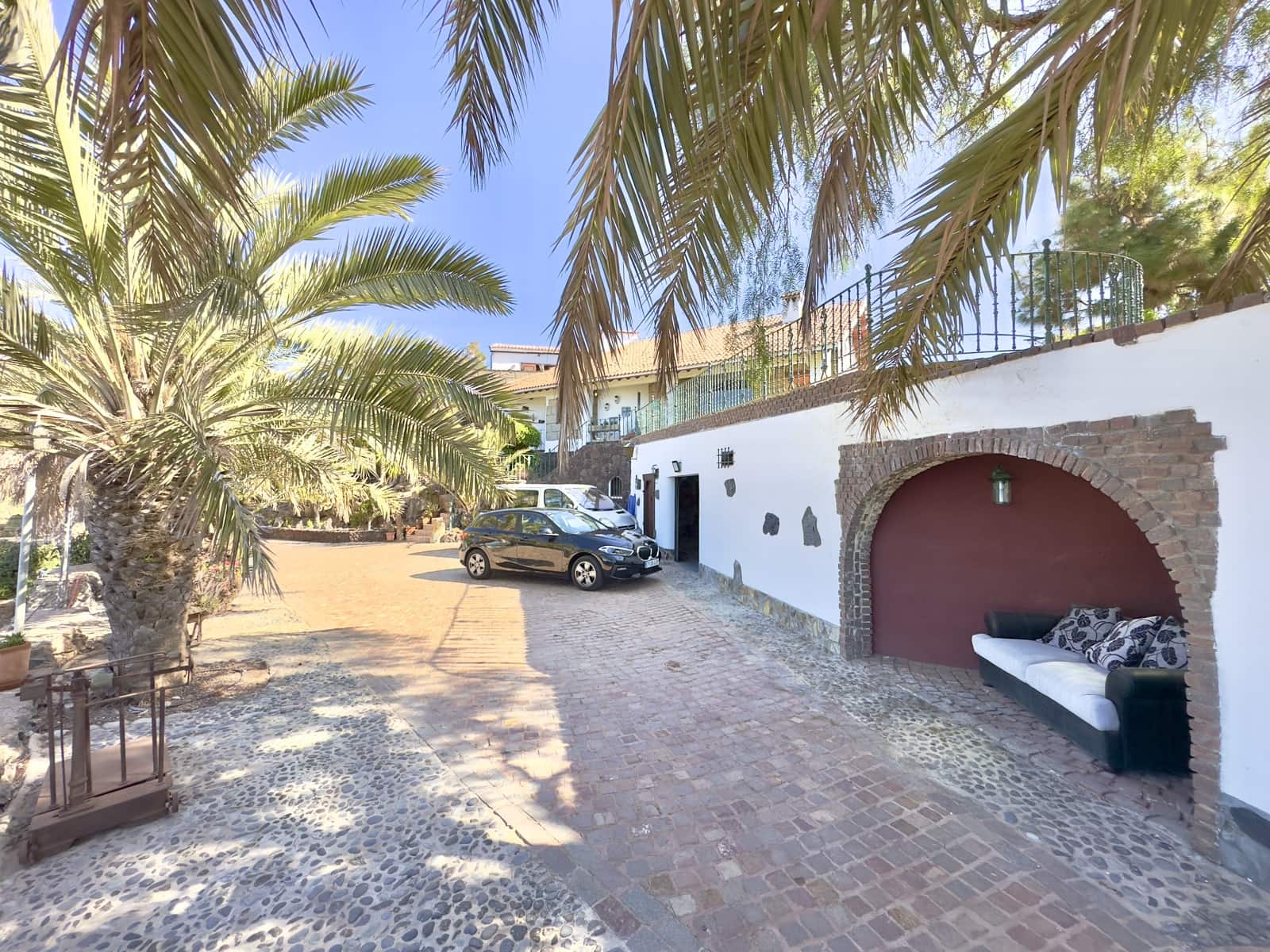 4 makuuhuone Huvila myytävänä paikassa La Camella mukana uima-altaan 
autotalli - 2 000 000 € (Ref: 9319923)