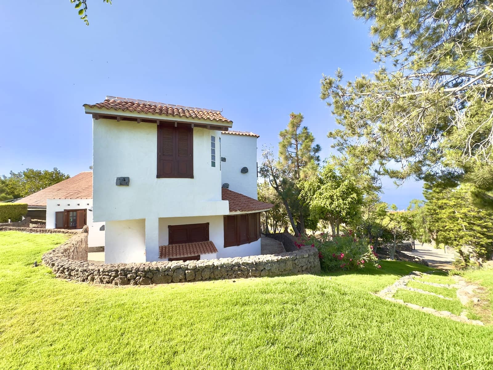 4 makuuhuone Huvila myytävänä paikassa La Camella mukana uima-altaan 
autotalli - 2 000 000 € (Ref: 9319923)