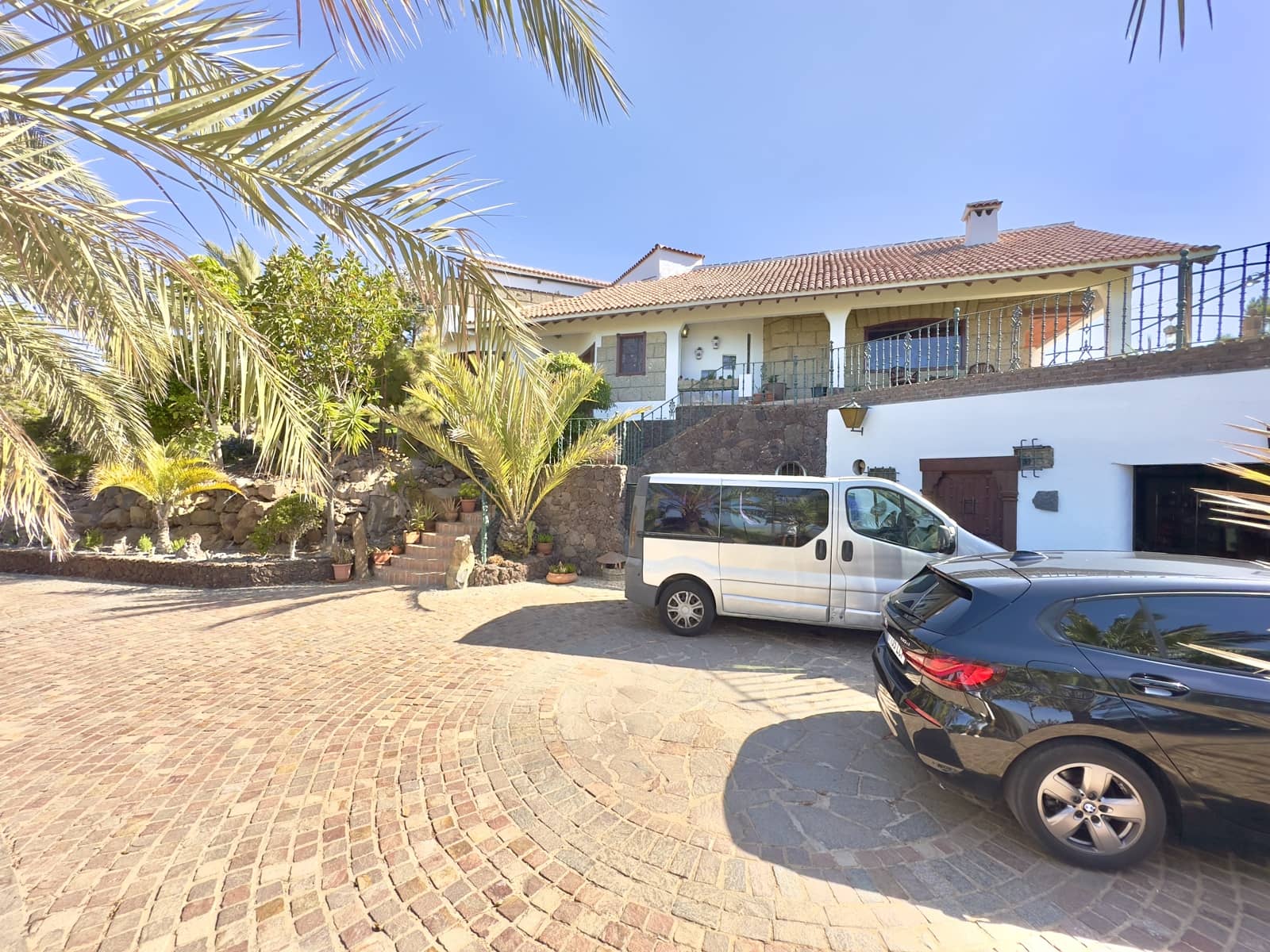 4 makuuhuone Huvila myytävänä paikassa La Camella mukana uima-altaan 
autotalli - 2 000 000 € (Ref: 9319923)