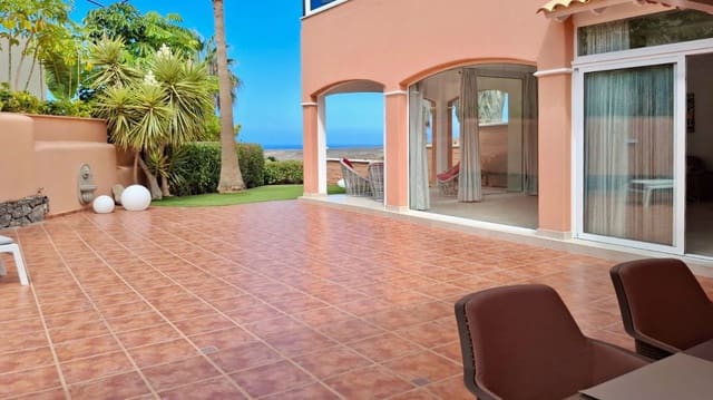 3 quarto Moradia Geminada para venda em La Caleta Adeje, Adeje com piscina garagem - 1 290 000 € (Ref: 9319924)