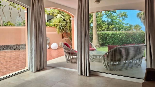 3 quarto Moradia Geminada para venda em La Caleta Adeje, Adeje com piscina garagem - 1 290 000 € (Ref: 9319924)