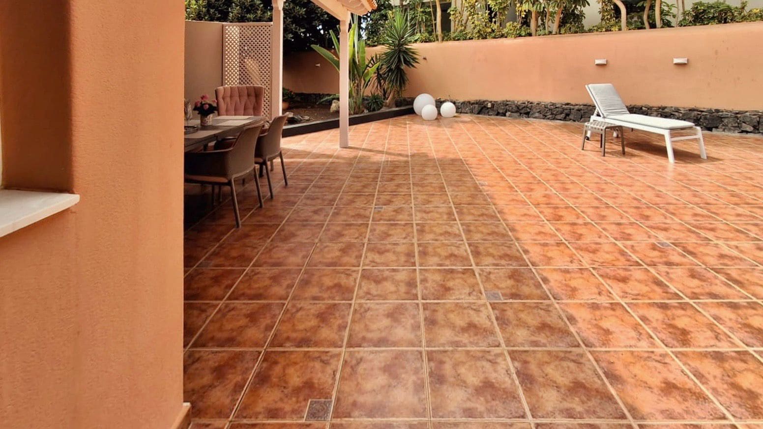 3 sypialnia Dom blizniak na sprzedaż w Costa Adeje z basenem garażem - 1 290 000 € (Ref: 9319924)