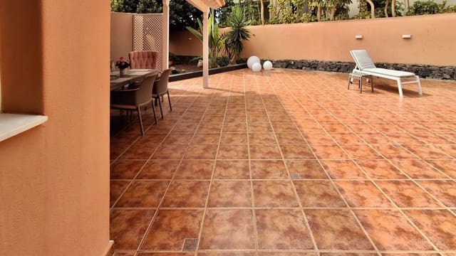 3 quarto Moradia Geminada para venda em La Caleta Adeje, Adeje com piscina garagem - 1 290 000 € (Ref: 9319924)