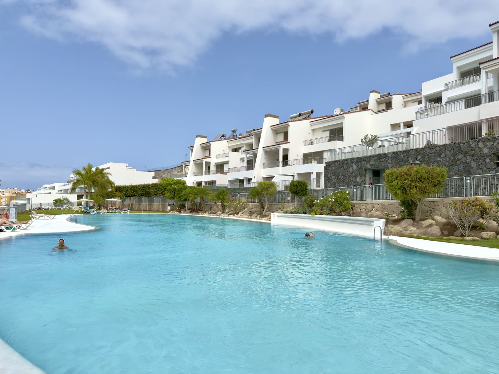 2 soveværelse Lejlighed til salg i La Caleta Adeje med swimmingpool garage - € 1.490.000 (Ref: 9319925)