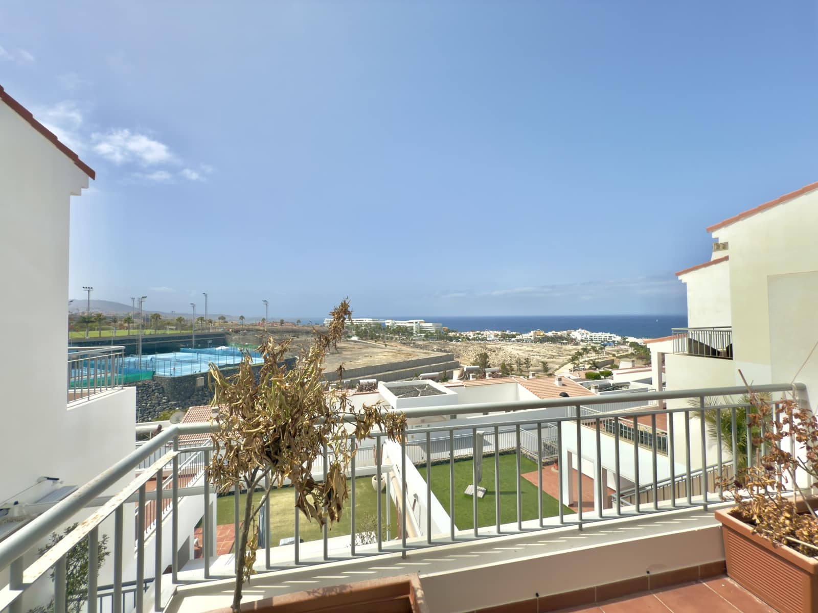 2 soveværelse Lejlighed til salg i La Caleta Adeje med swimmingpool garage - € 1.490.000 (Ref: 9319925)