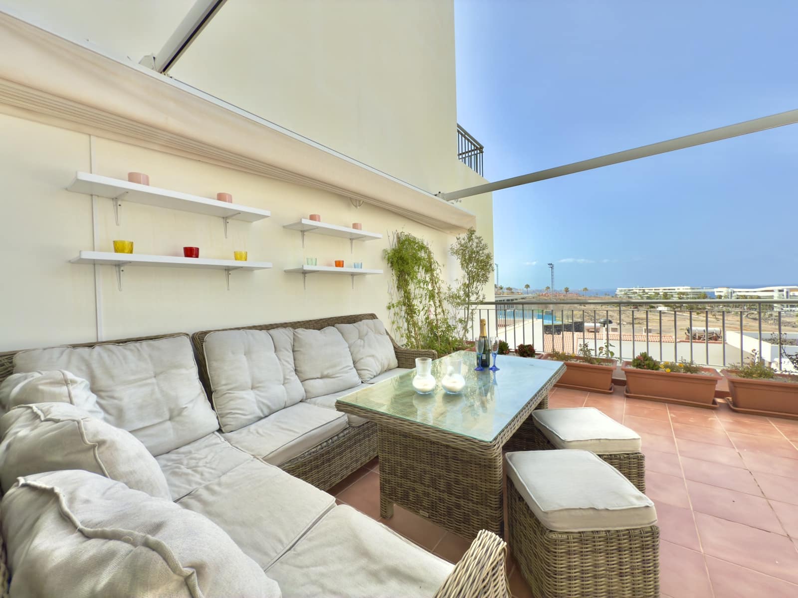 2 soveværelse Lejlighed til salg i La Caleta Adeje med swimmingpool garage - € 1.490.000 (Ref: 9319925)