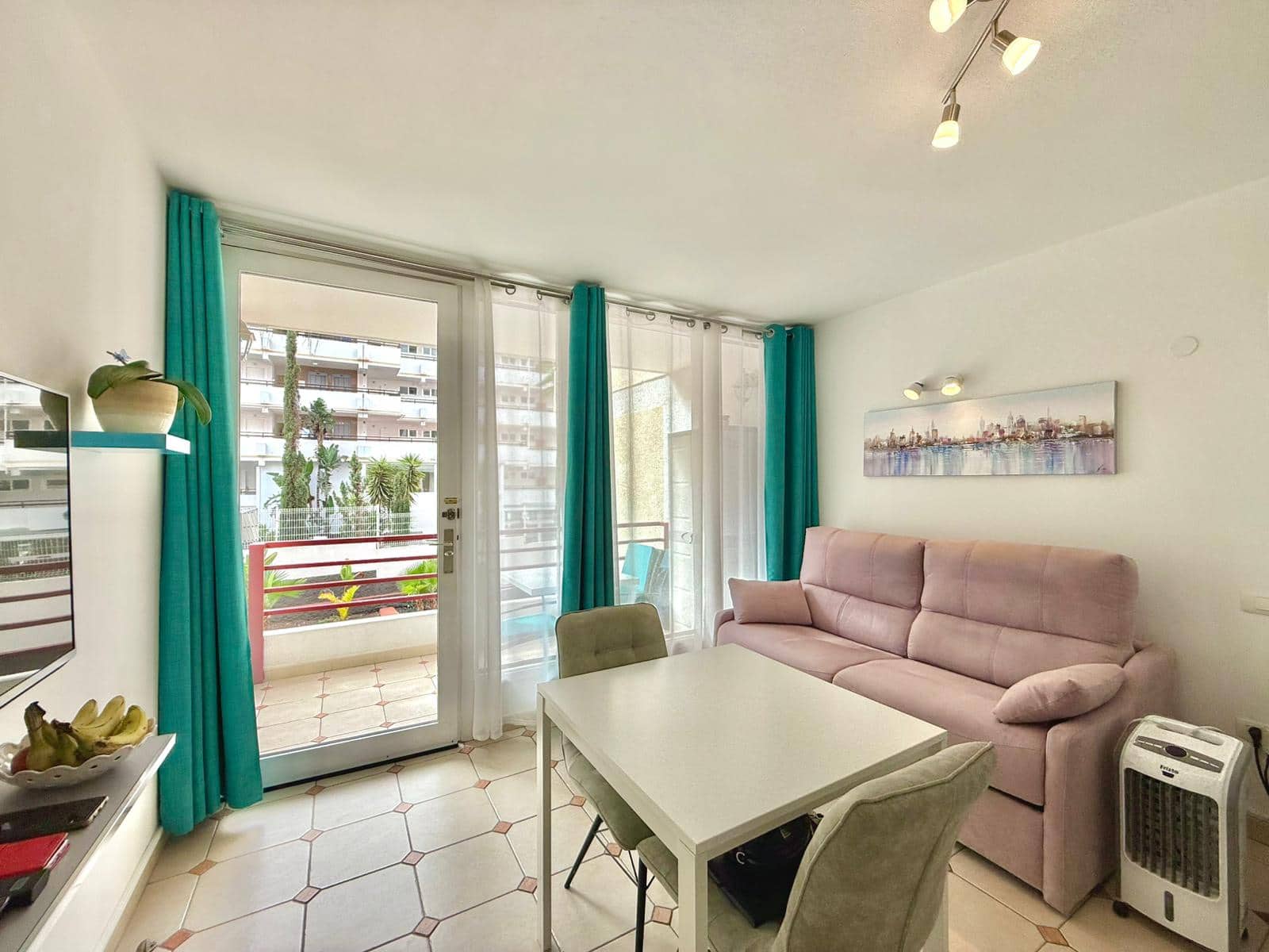 1 slaapkamer Studio te koop in Costa Adeje met zwembad garage - € 220.000 (Ref: 9395477)