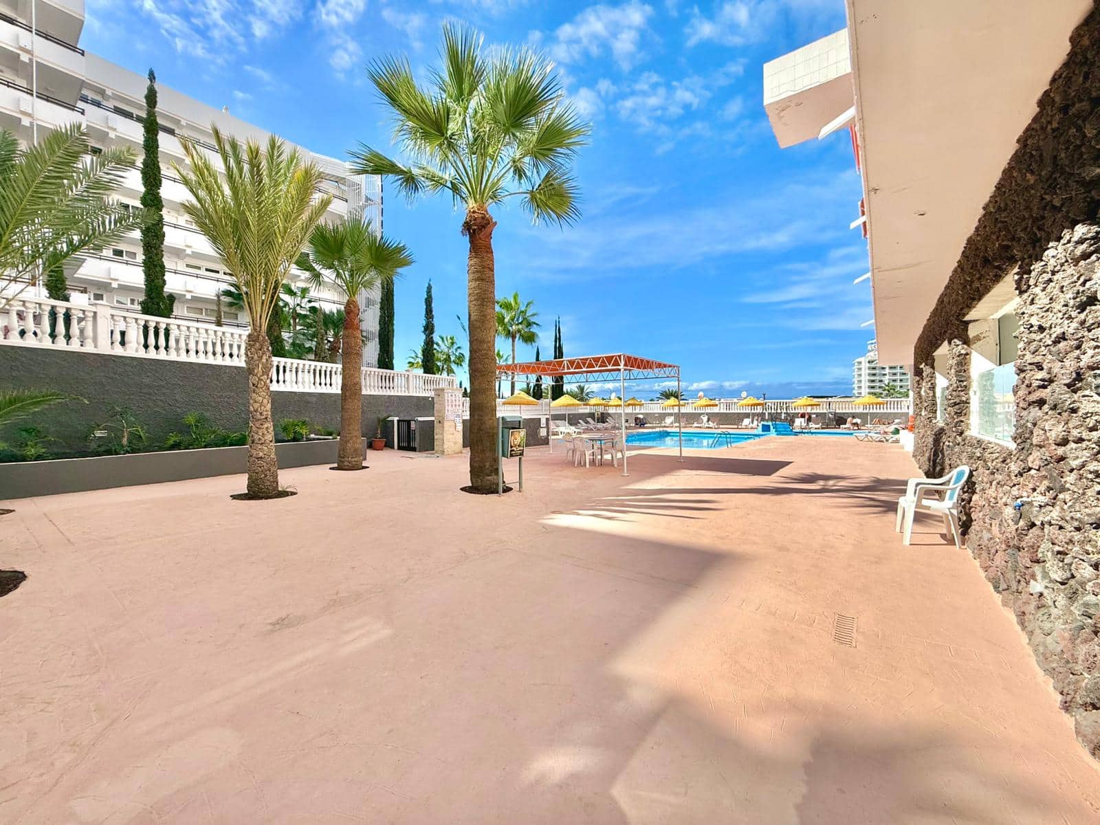 1 slaapkamer Studio te koop in Costa Adeje met zwembad garage - € 220.000 (Ref: 9395477)