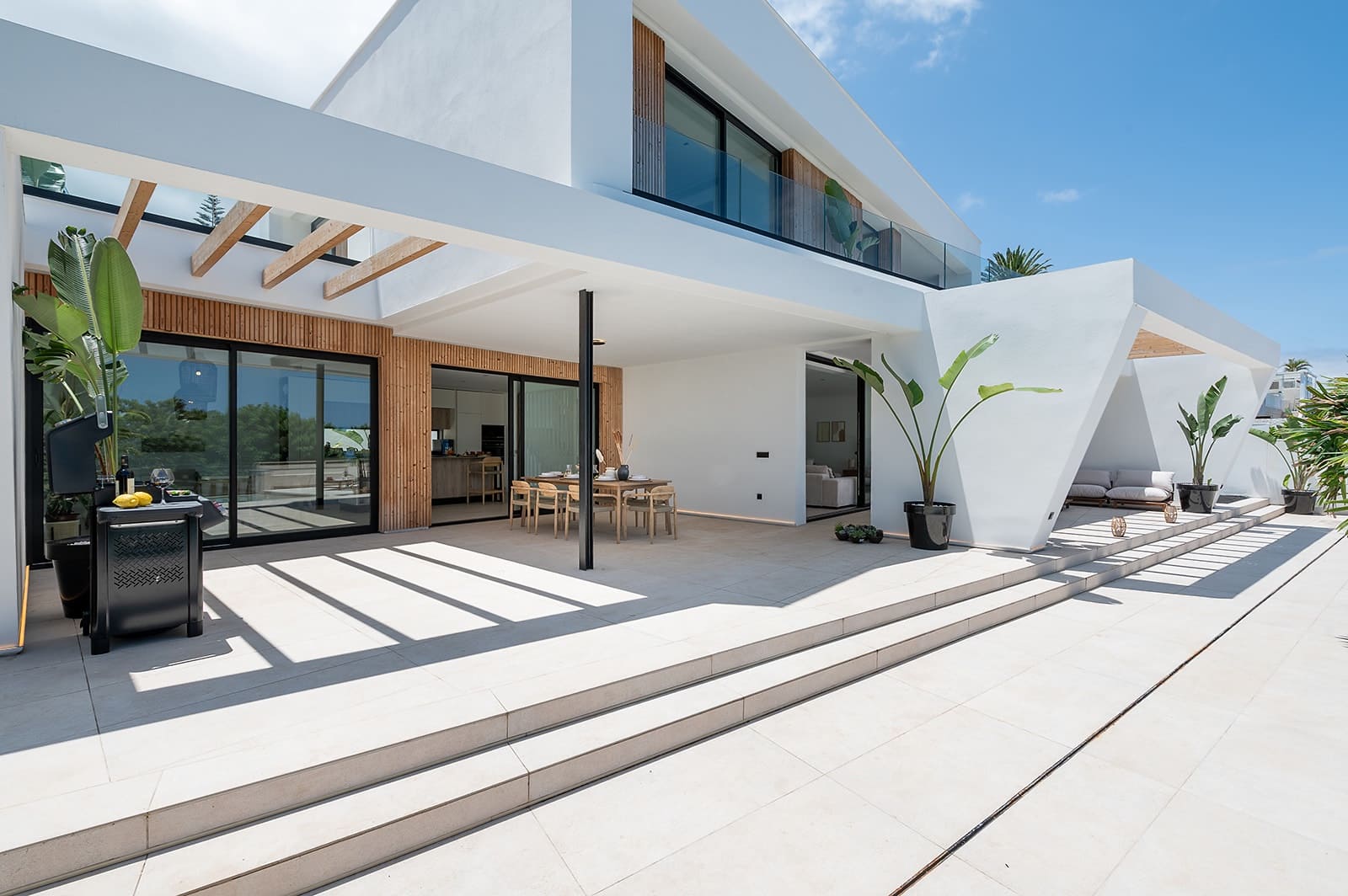 4 sypialnia Willa na sprzedaż w El Sauzal z basenem garażem - 1 750 000 € (Ref: 9405871)