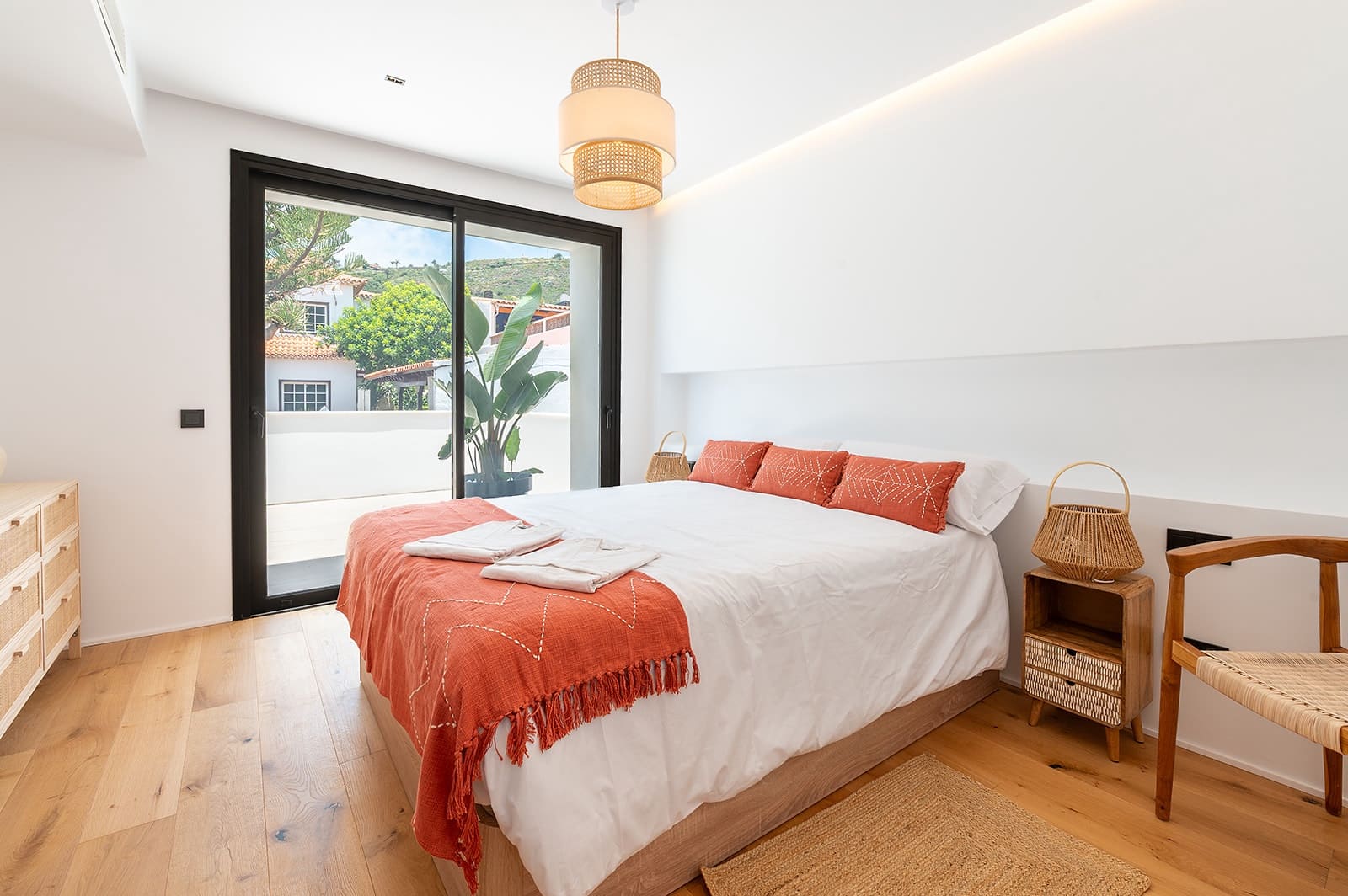 4 sypialnia Willa na sprzedaż w El Sauzal z basenem garażem - 1 750 000 € (Ref: 9405871)