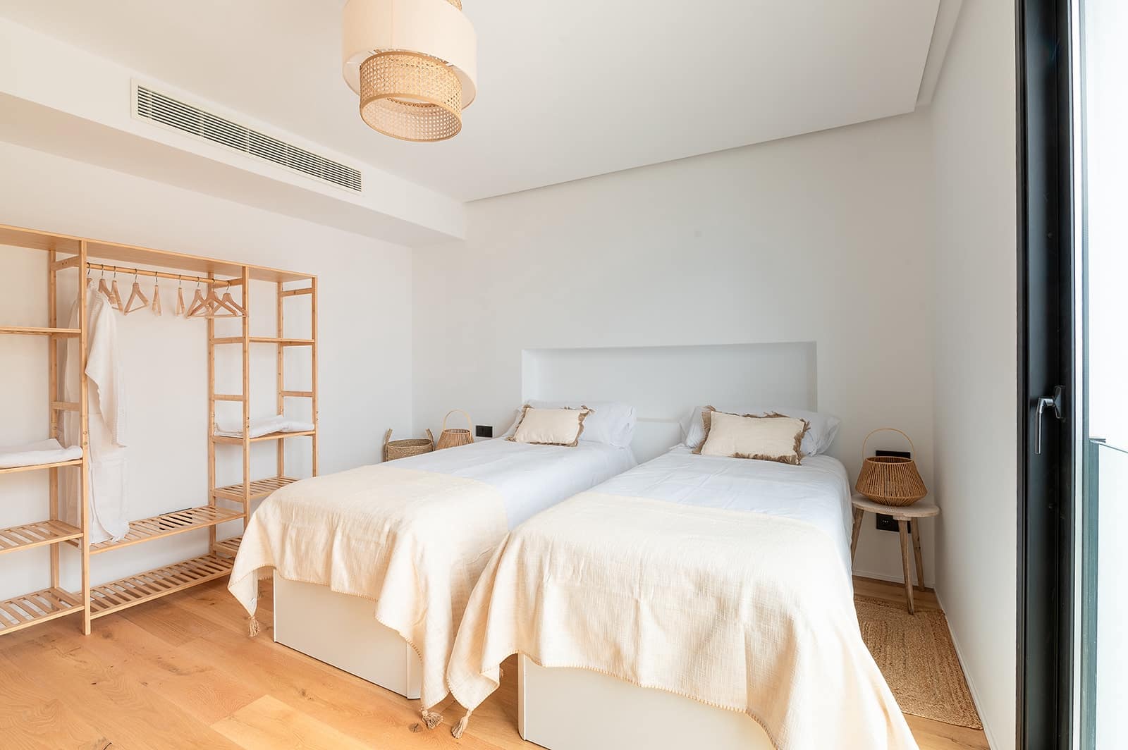 4 sypialnia Willa na sprzedaż w El Sauzal z basenem garażem - 1 750 000 € (Ref: 9405871)