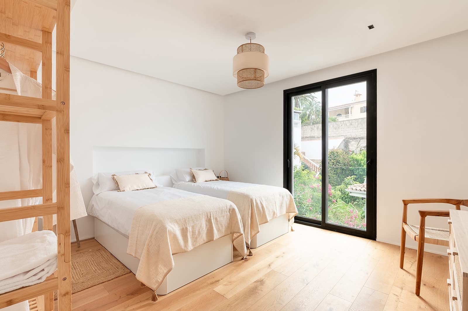 4 sypialnia Willa na sprzedaż w El Sauzal z basenem garażem - 1 750 000 € (Ref: 9405871)