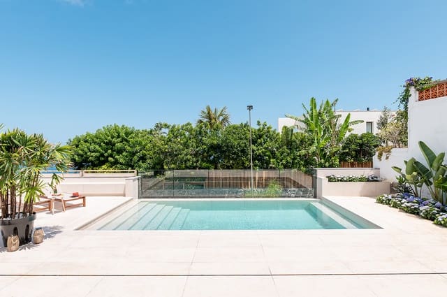 4 sypialnia Willa na sprzedaż w El Sauzal z basenem garażem - 1 750 000 € (Ref: 9405871)