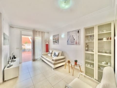 3 slaapkamer Huis te koop in Puerto Santiago, Santiago del Teide met zwembad garage - € 595.000 (Ref: 9460675)