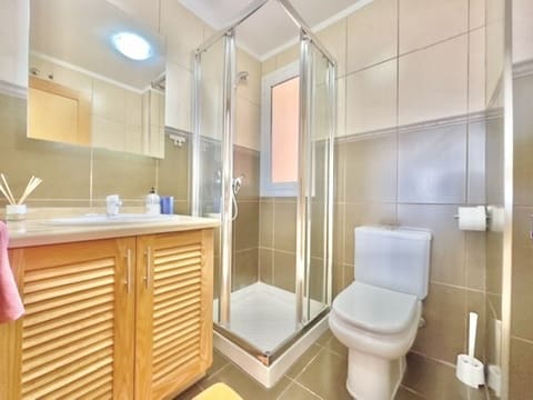 3 sypialnia Dom na sprzedaż w Santiago del Teide z basenem garażem - 595 000 € (Ref: 9460675)